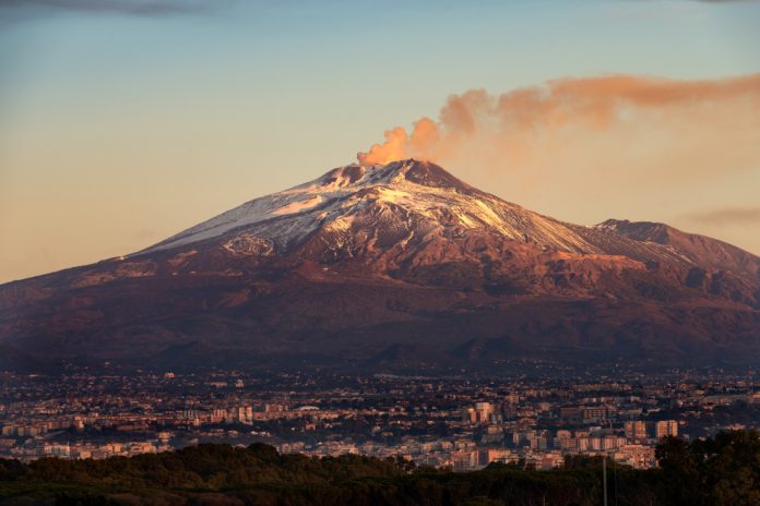 L’Etna si supera. Nuovo record di altezza a 3.357 metri